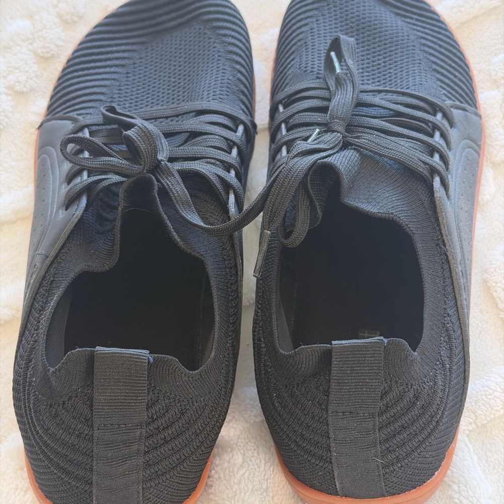 Gym shoes Black Sneakers - Picture 2 of 4